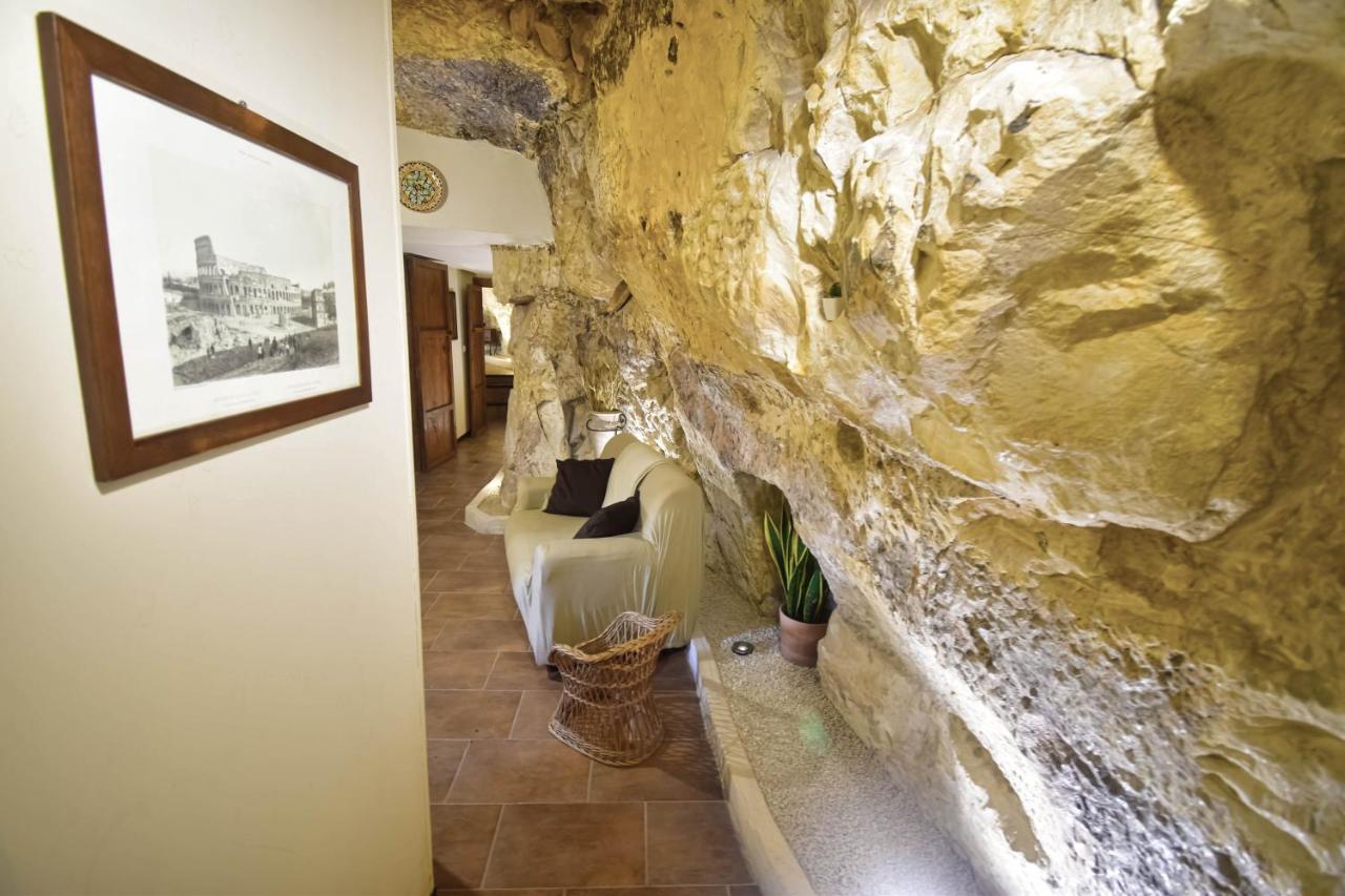 Villa Domum In Petra Casa Nella Roccia Self Check - In Modica Exterior foto